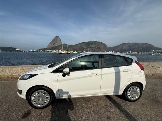 FORD FIESTA 1.6 SE PLUS DIRECT HATCH 16V FLEX 4P POWERSHIFT